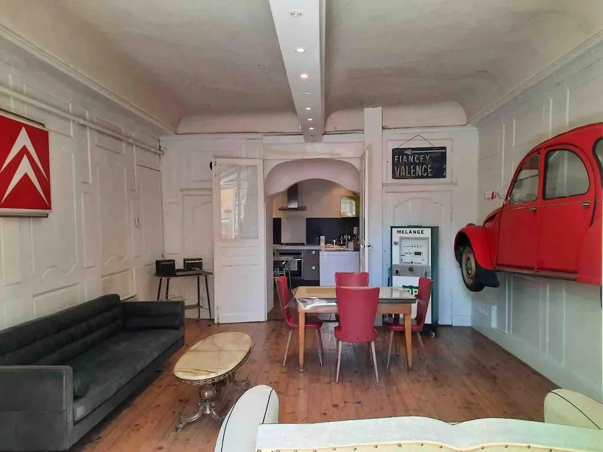 Appartement 84M2 Avec Terrasse Крест